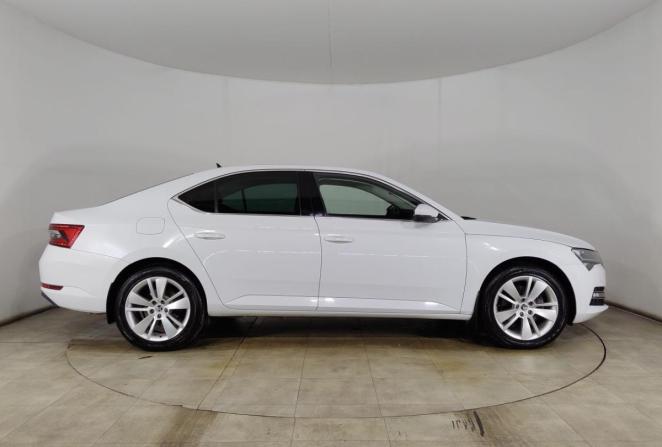 Skoda Superb III Рестайлинг с пробегом 2019 года, цена 2 680 000 рублей, 78050 км, лифтбек, Автокод Объявления
