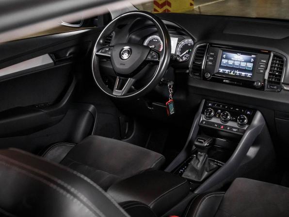 Skoda Karoq I с пробегом 2020 года, цена 2 390 000 рублей, 56990 км, внедорожник, Автокод Объявления
