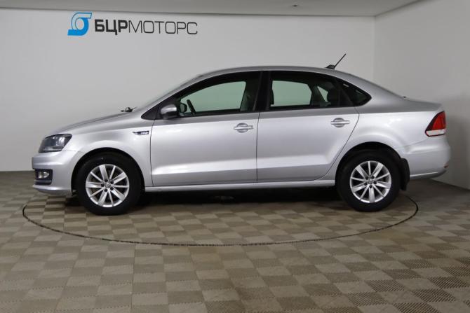 Volkswagen Polo V Рестайлинг с пробегом 2018 года, цена 1 349 990 рублей, 87458 км, седан, Автокод Объявления