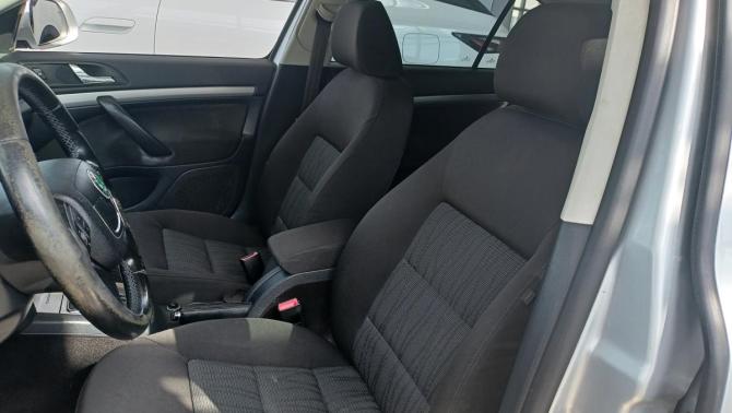 Skoda Octavia II (A5) Рестайлинг с пробегом 2013 года, цена 741 000 рублей, 262000 км, лифтбек, Автокод Объявления