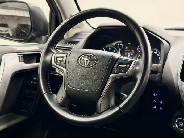 Toyota Land Cruiser Prado 150 Series Рестайлинг 2 с пробегом 2019 года, цена 5 599 000 рублей, 112739 км, внедорожник, Автокод Объявления