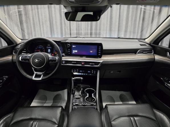 Kia K5 III с пробегом 2021 года, цена 2 290 000 рублей, 117000 км, седан, Автокод Объявления
