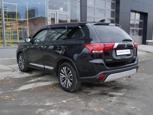Mitsubishi Outlander III Рестайлинг 3 с пробегом 2018 года, цена 2 070 000 рублей, 55854 км, внедорожник, Автокод Объявления