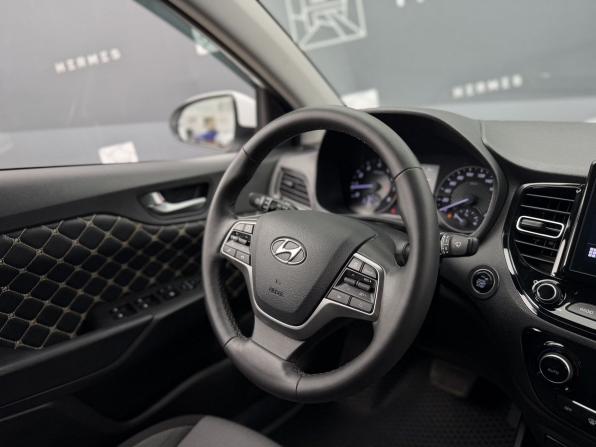 Hyundai Solaris II Рестайлинг с пробегом 2021 года, цена 1 780 000 рублей, 78220 км, седан, Автокод Объявления