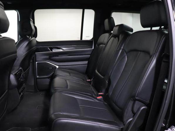 Jeep Wagoneer WS с пробегом 2022 года, цена 8 270 000 рублей, 33500 км, внедорожник, Автокод Объявления