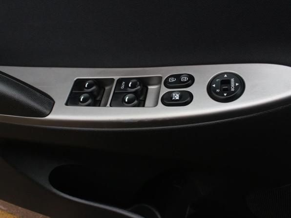 Hyundai Solaris I Рестайлинг с пробегом 2015 года, цена 970 000 рублей, 94581 км, седан, Автокод Объявления