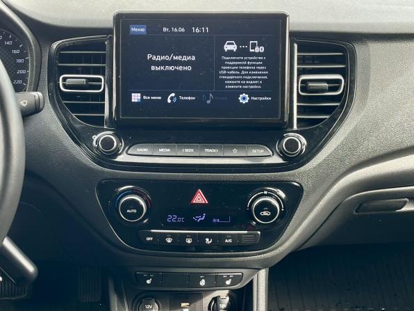 Hyundai Solaris II Рестайлинг с пробегом 2021 года, цена 1 780 000 рублей, 72600 км, седан, Автокод Объявления