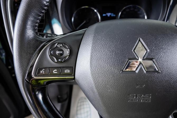 Mitsubishi Outlander III Рестайлинг 3 с пробегом 2021 года, цена 2 649 000 рублей, 98920 км, внедорожник, Автокод Объявления