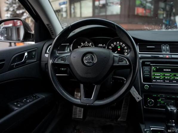 Skoda Superb II Рестайлинг с пробегом 2013 года, цена 1 400 000 рублей, 201915 км, лифтбек, Автокод Объявления