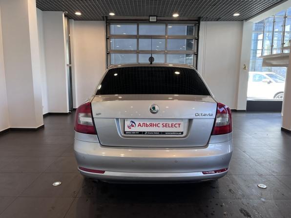 Skoda Octavia II (A5) Рестайлинг с пробегом 2011 года, цена 695 000 рублей, 207817 км, лифтбек, Автокод Объявления