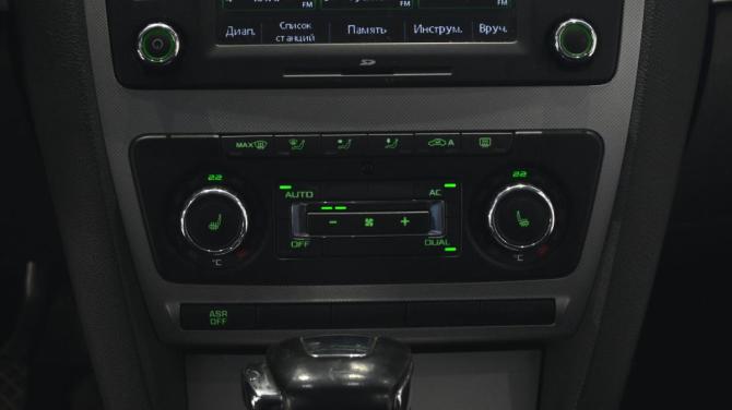 Skoda Octavia II (A5) Рестайлинг с пробегом 2012 года, цена 695 000 рублей, 291871 км, лифтбек, Автокод Объявления