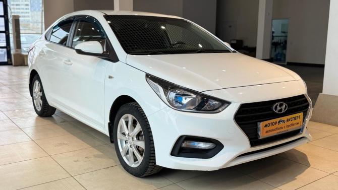 Hyundai Solaris II с пробегом 2017 года, цена 1 080 000 рублей, 181086 км, седан, Автокод Объявления