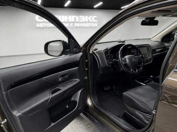 Mitsubishi Outlander III Рестайлинг 3 с пробегом 2020 года, цена 2 450 000 рублей, 113500 км, внедорожник, Автокод Объявления