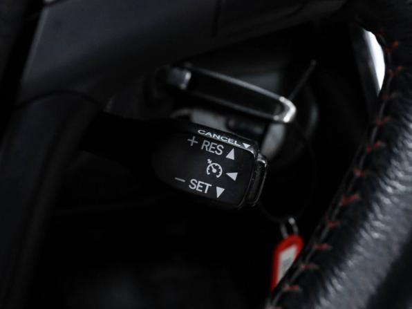 Toyota Camry VII (XV50) Рестайлинг с пробегом 2015 года, цена 1 820 000 рублей, 143404 км, седан, Автокод Объявления