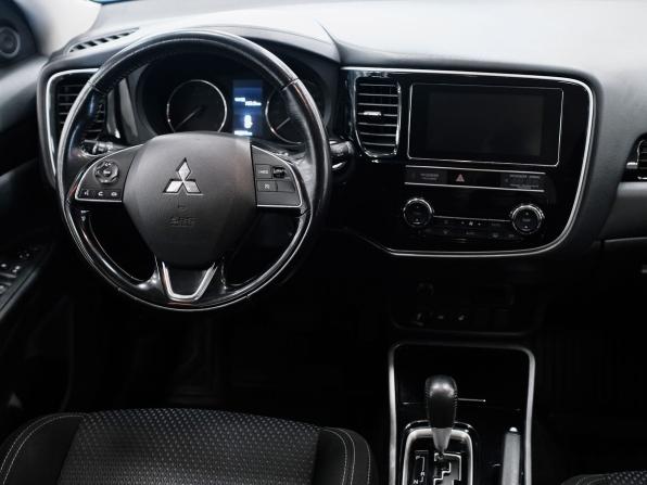 Mitsubishi Outlander III Рестайлинг 3 с пробегом 2018 года, цена 1 819 000 рублей, 136613 км, внедорожник, Автокод Объявления