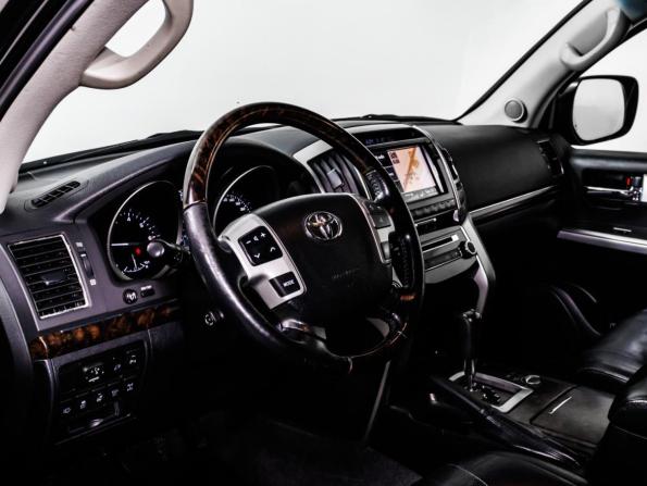 Toyota Land Cruiser 200 Series Рестайлинг 1 с пробегом 2013 года, цена 3 139 000 рублей, 338019 км, внедорожник, Автокод Объявления