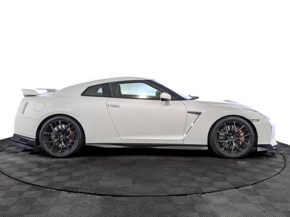 Nissan GT-R I Рестайлинг 3 с пробегом 2017 года, цена 17 000 000 рублей, 2136 км, купе, Автокод Объявления