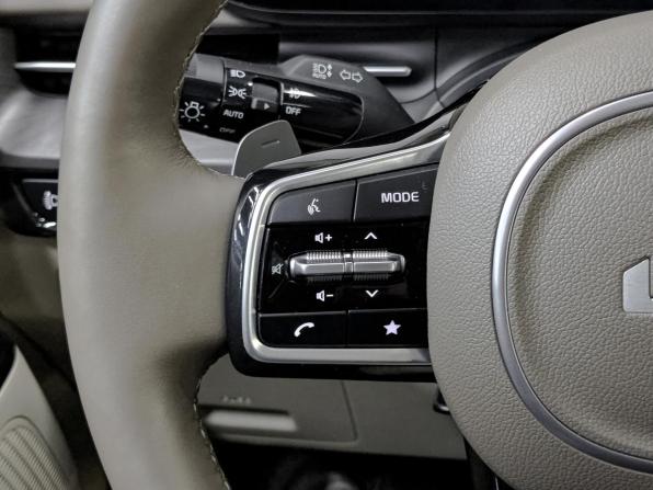 Kia Carnival IV с пробегом 2023 года, цена 4 850 000 рублей, 31601 км, минивэн, Автокод Объявления