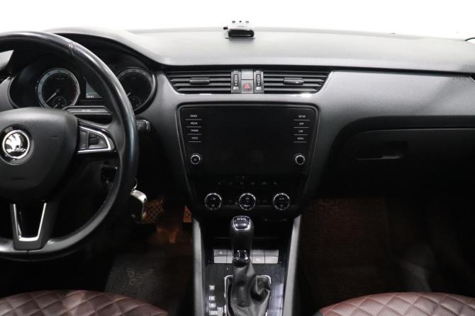 Skoda Octavia III (A7) Рестайлинг с пробегом 2017 года, цена 1 863 000 рублей, 153141 км, лифтбек, Автокод Объявления