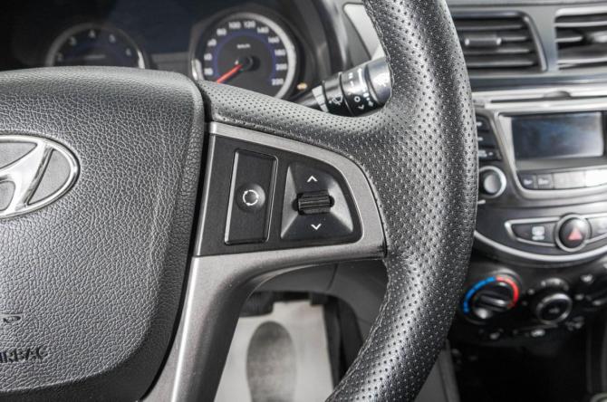 Hyundai Solaris I Рестайлинг с пробегом 2015 года, цена 949 000 рублей, 171000 км, седан, Автокод Объявления