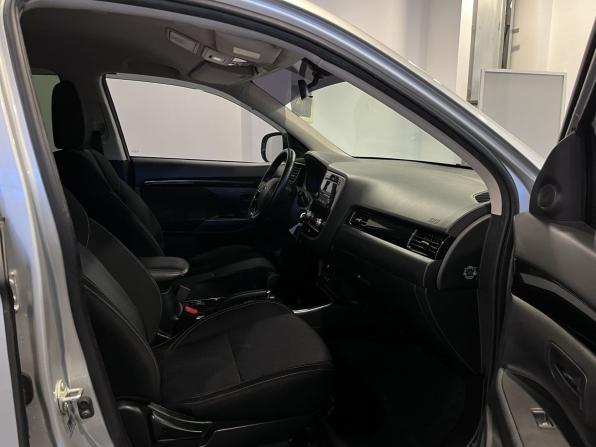 Mitsubishi Outlander III Рестайлинг 3 с пробегом 2021 года, цена 1 999 000 рублей, 114830 км, внедорожник, Автокод Объявления