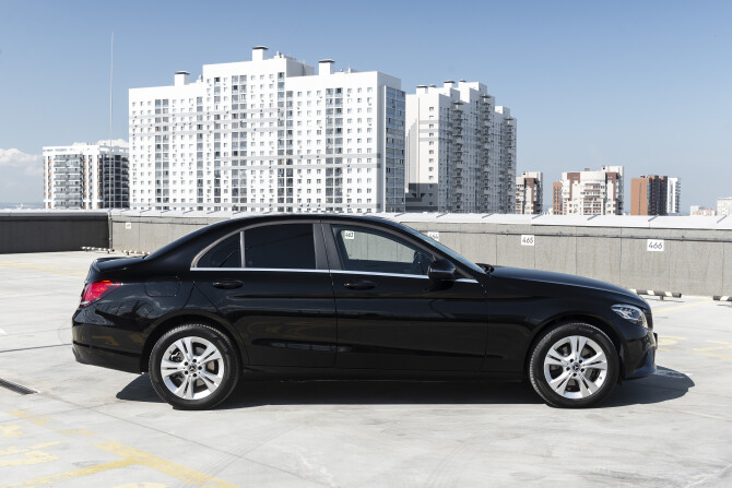 Mercedes-Benz C-Класс IV (W205) Рестайлинг с пробегом 2019 года, цена 3 599 000 рублей, 23781 км, седан, Автокод Объявления