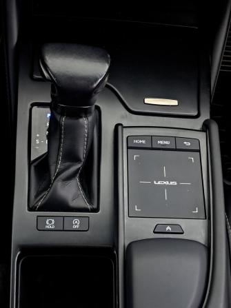 Lexus ES VII Рестайлинг с пробегом 2021 года, цена 3 959 000 рублей, 45940 км, седан, Автокод Объявления
