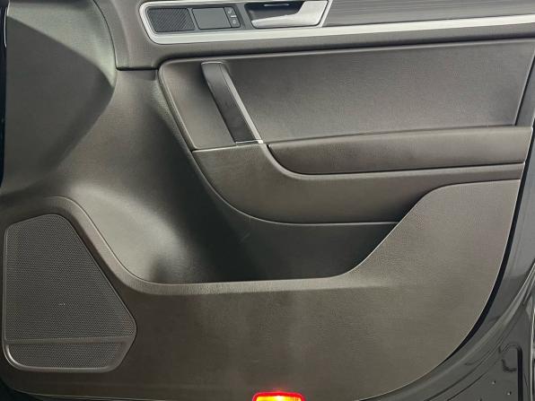 Volkswagen Touareg II Рестайлинг с пробегом 2017 года, цена 3 300 000 рублей, 207384 км, внедорожник, Автокод Объявления