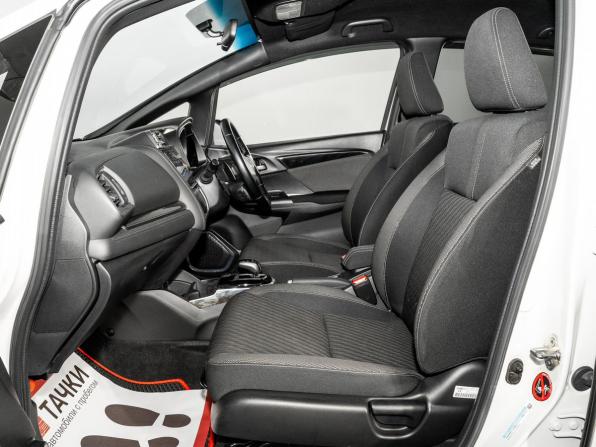Honda Fit III Рестайлинг с пробегом 2018 года, цена 1 049 500 рублей, 99730 км, хэтчбек, Автокод Объявления