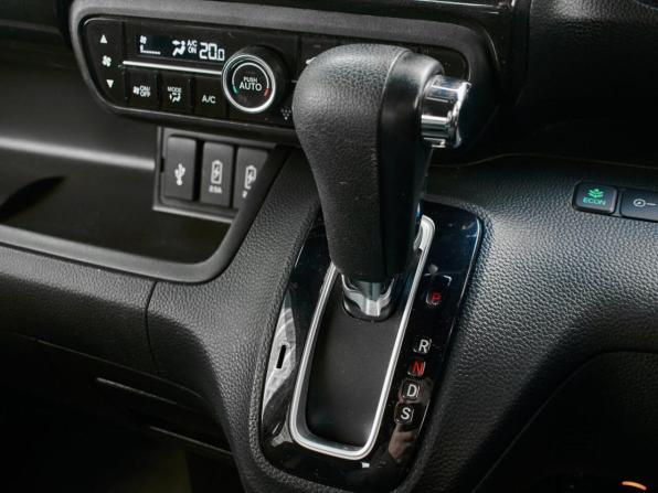 Honda N-BOX II с пробегом 2019 года, цена 1 210 000 рублей, 77411 км, минивэн, Автокод Объявления