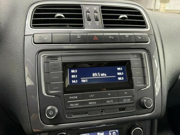 Volkswagen Polo V Рестайлинг с пробегом 2019 года, цена 1 553 760 рублей, 52742 км, седан, Автокод Объявления