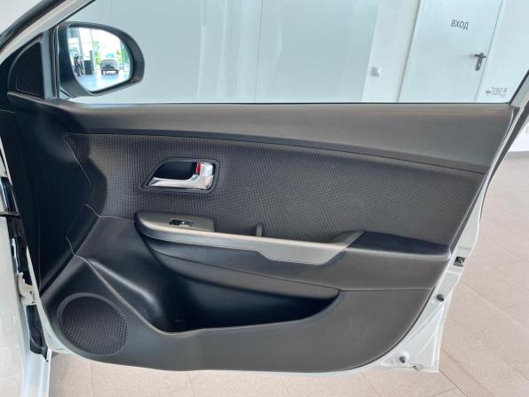 Kia Rio III Рестайлинг с пробегом 2016 года, цена 1 100 000 рублей, 126240 км, седан, Автокод Объявления
