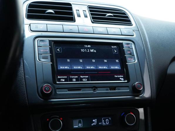 Volkswagen Polo V Рестайлинг с пробегом 2019 года, цена 1 320 000 рублей, 141809 км, седан, Автокод Объявления