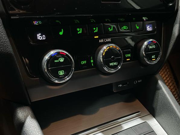 Skoda Octavia III (A7) Рестайлинг с пробегом 2017 года, цена 1 149 000 рублей, 206775 км, лифтбек, Автокод Объявления