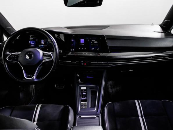 Volkswagen Golf VIII с пробегом 2021 года, цена 2 799 000 рублей, 49555 км, хэтчбек, Автокод Объявления