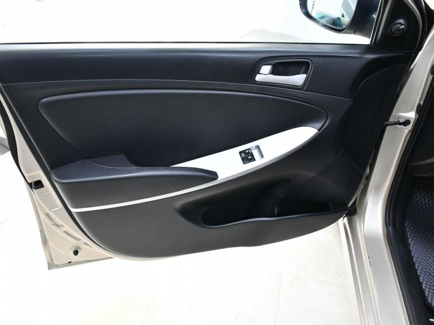 Hyundai Solaris I Новосибирск  - изображение 16