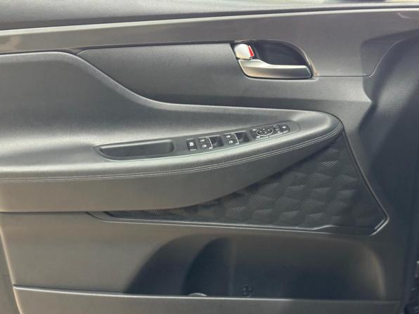 Hyundai Santa Fe IV Рестайлинг с пробегом 2021 года, цена 3 060 000 рублей, 129541 км, внедорожник, Автокод Объявления