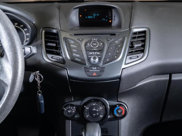 Ford Fiesta Mk6 Рестайлинг с пробегом 2015 года, цена 990 000 рублей, 59007 км, хэтчбек, Автокод Объявления