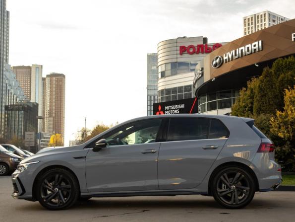 Volkswagen Golf VIII с пробегом 2022 года, цена 2 798 000 рублей, 52890 км, хэтчбек, Автокод Объявления