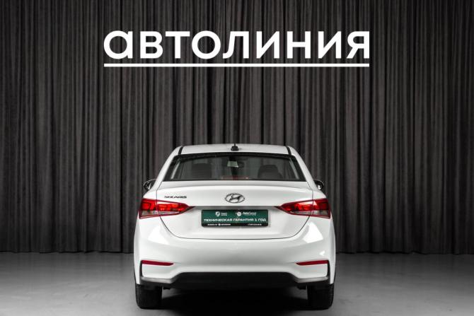 Hyundai Solaris II с пробегом 2019 года, цена 988 000 рублей, 97000 км, седан, Автокод Объявления