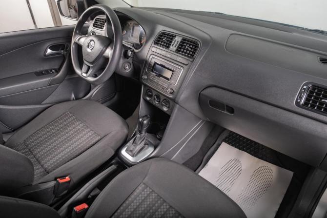 Volkswagen Polo V Рестайлинг с пробегом 2017 года, цена 1 099 000 рублей, 142000 км, седан, Автокод Объявления