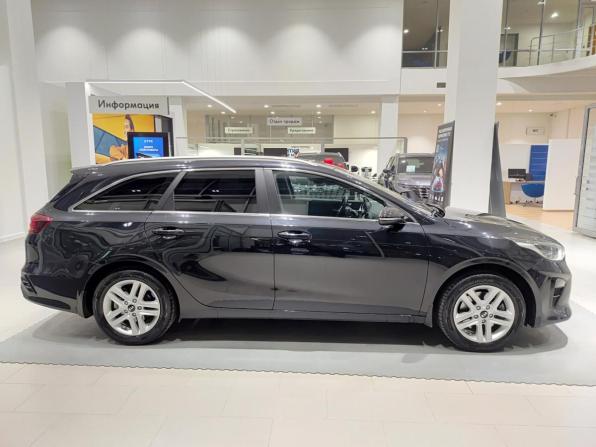Kia Ceed III с пробегом 2019 года, цена 1 900 000 рублей, 56701 км, универсал, Автокод Объявления