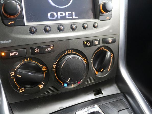 Opel Antara I Рестайлинг с пробегом 2013 года, цена 1 190 000 рублей, 125396 км, внедорожник, Автокод Объявления