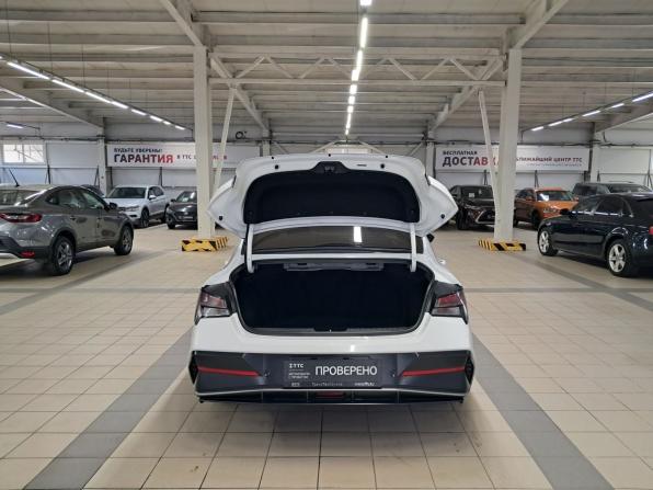 Hyundai Elantra VII (CN7) Рестайлинг с пробегом 2024 года, цена 2 350 000 рублей, 21000 км, седан, Автокод Объявления