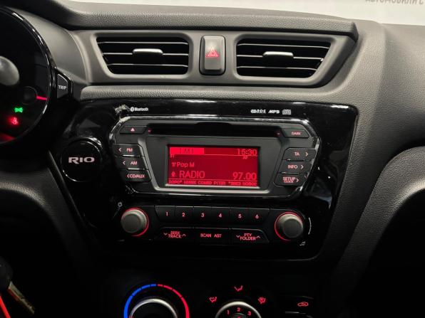 Kia Rio III с пробегом 2013 года, цена 649 000 рублей, 170000 км, хэтчбек, Автокод Объявления