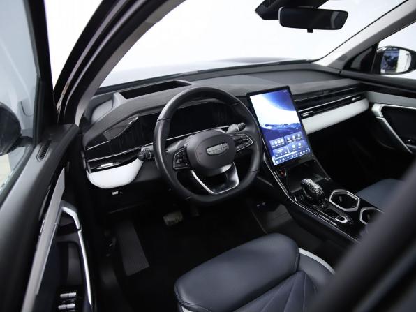 Geely Atlas II с пробегом 2024 года, цена 2 750 000 рублей, 119537 км, внедорожник, Автокод Объявления