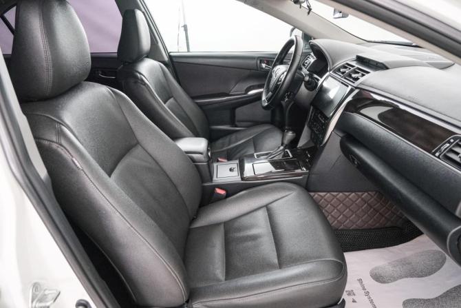 Toyota Camry VII (XV50) Рестайлинг 2 с пробегом 2018 года, цена 1 599 000 рублей, 190000 км, седан, Автокод Объявления
