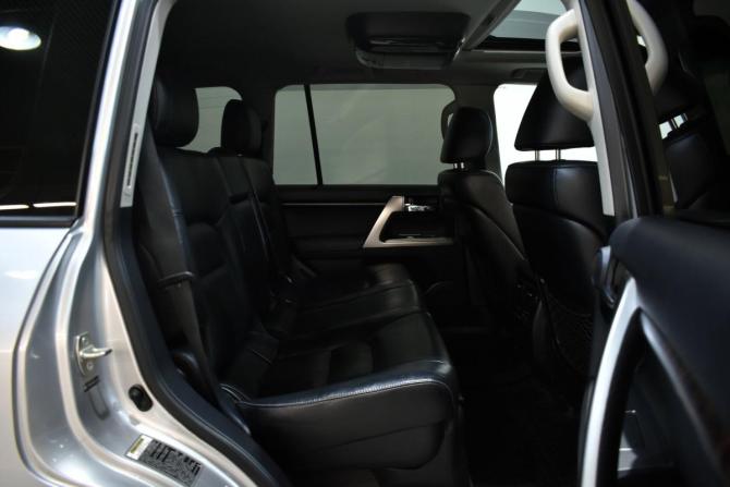 Toyota Land Cruiser 200 Series Рестайлинг 1 с пробегом 2014 года, цена 4 788 000 рублей, 125332 км, внедорожник, Автокод Объявления