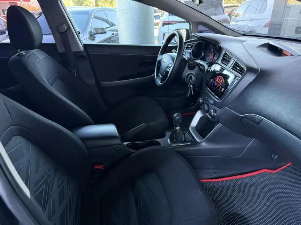 Kia Ceed II с пробегом 2012 года, цена 970 000 рублей, 212427 км, хэтчбек, Автокод Объявления