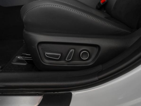 Toyota Camry IX (XV80) China Market с пробегом 2026 года, цена 4 400 000 рублей, 50 км, седан, Автокод Объявления